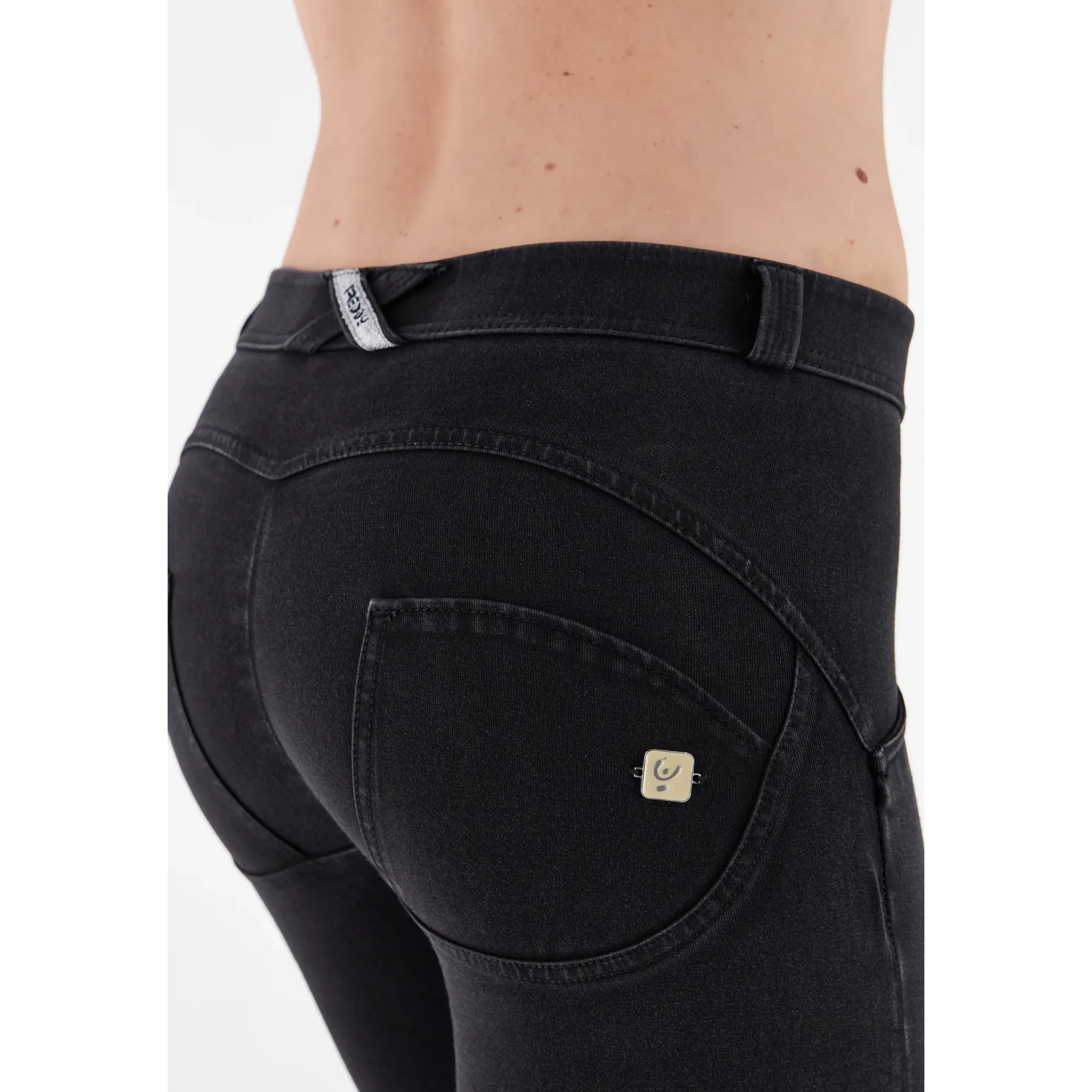 Freddy WR.UP® Damen Push-Up Jeans - 7/8 Regular Waist Super Skinny - Schwarz - Schwarze Nähte