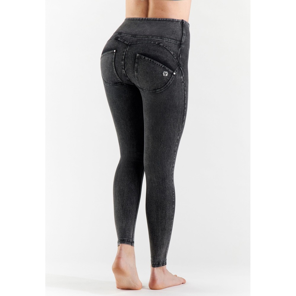 Freddy WR.UP® Snug Denim - High Waist Super Skinny - mit Biesen - Black Denim – Black Seam - J103N