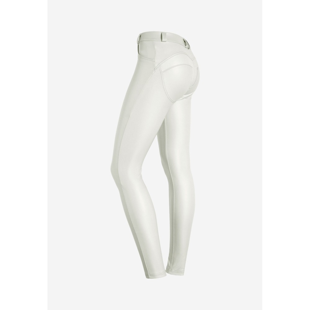 Freddy WR.UP® Vegan Leather Damen Push-Up Lederhose - Regular High Waist Super Skinny - Lily White