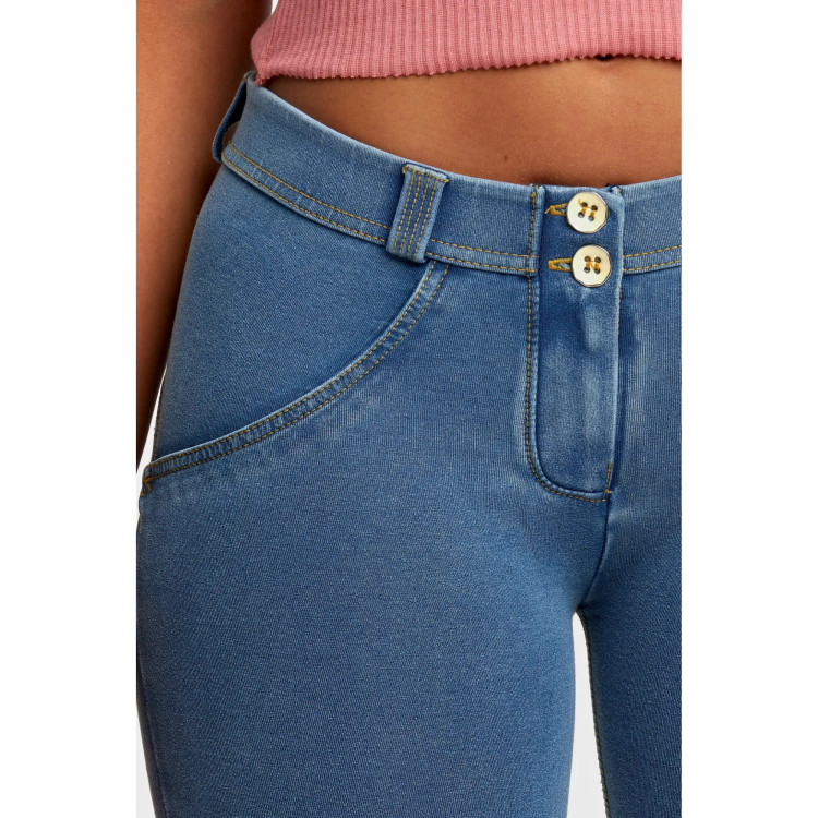 Freddy WR.UP® Damen Push-Up Jeans - 7/8 Regular Waist Super Skinny - Hellblau - Gelbe Nähte