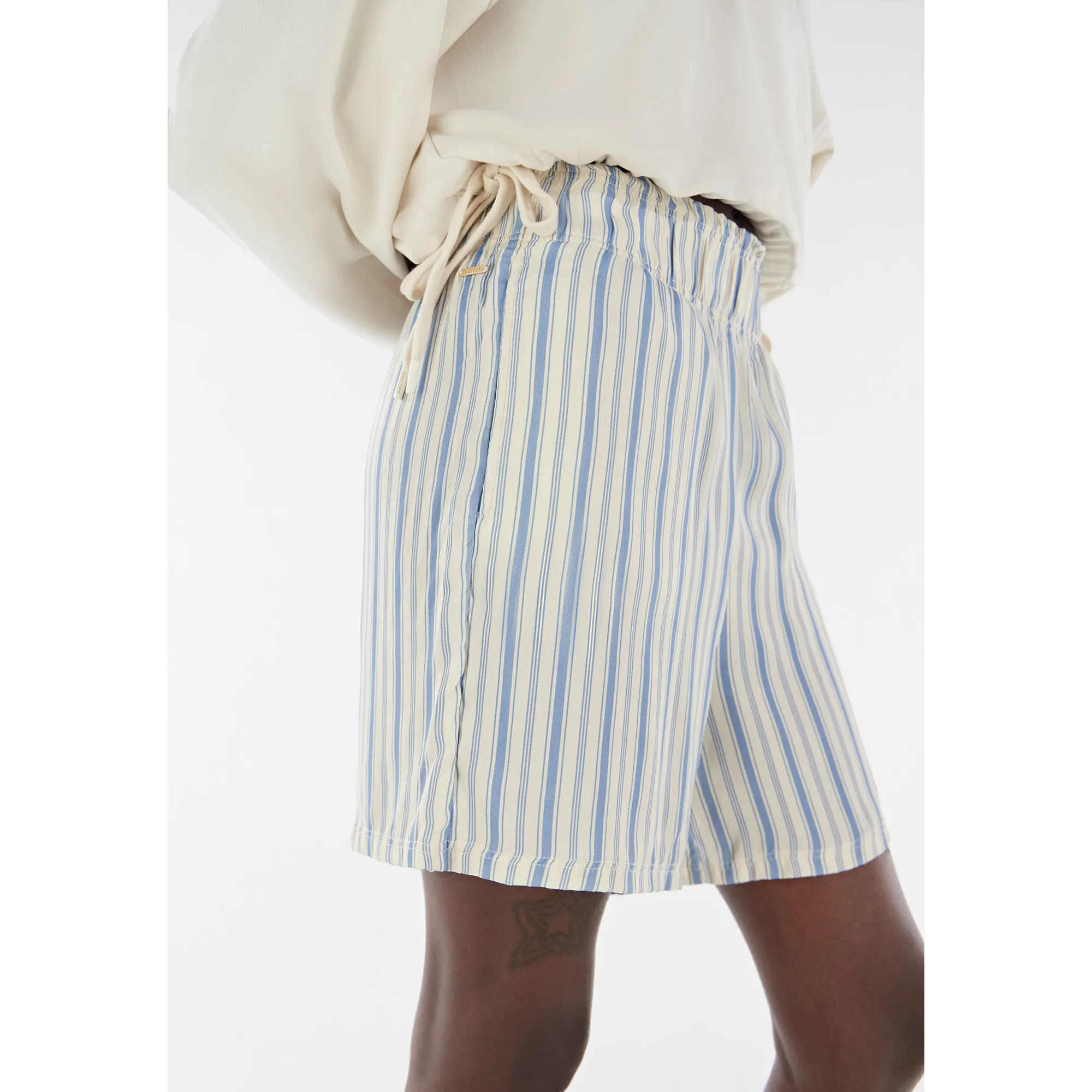 Freddy Damen Dress Shorts - Wide Leg - Weiß - Faded Denim - WC65