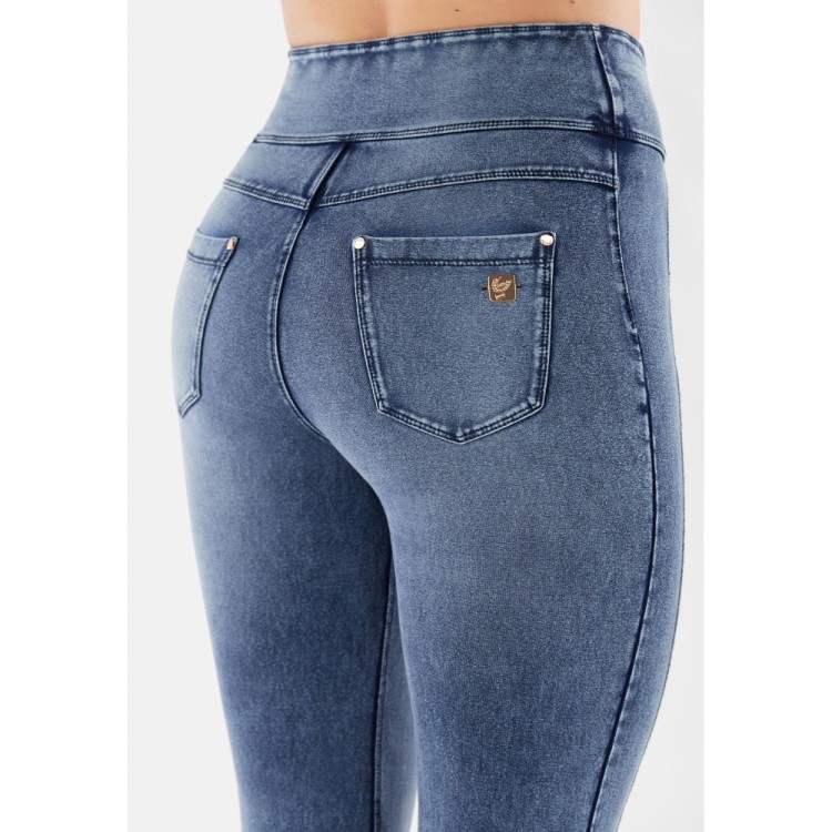 Freddy N.O.W.® Yoga Damen Comfort Jeans - High Waist Flare - Blau - Blaue Nähte - J109B