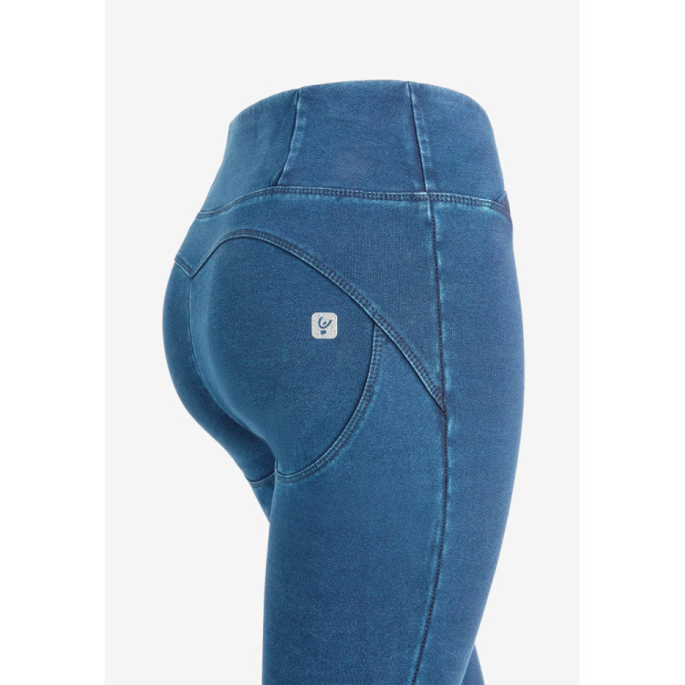 Freddy WR.UP® Core Damen Push-Up Jeans - 7/8 High Waist Super Skinny - Denim hell - Blaue Nähte - J4B