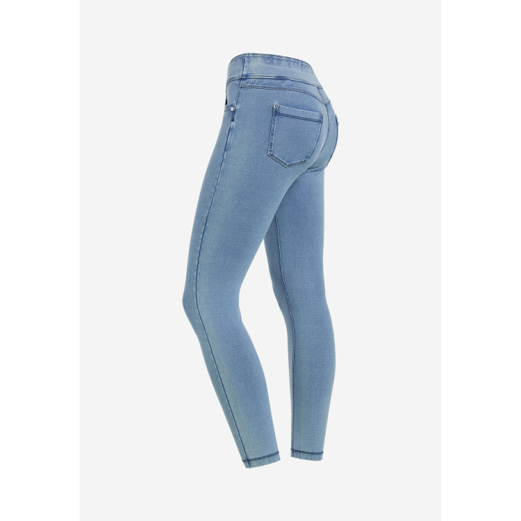 Freddy N.O.W.® Yoga Eco Damen Comfort Jeans - 7/8 Mid Waist Skinny - Denim hell - Blaue Nähte - J107B