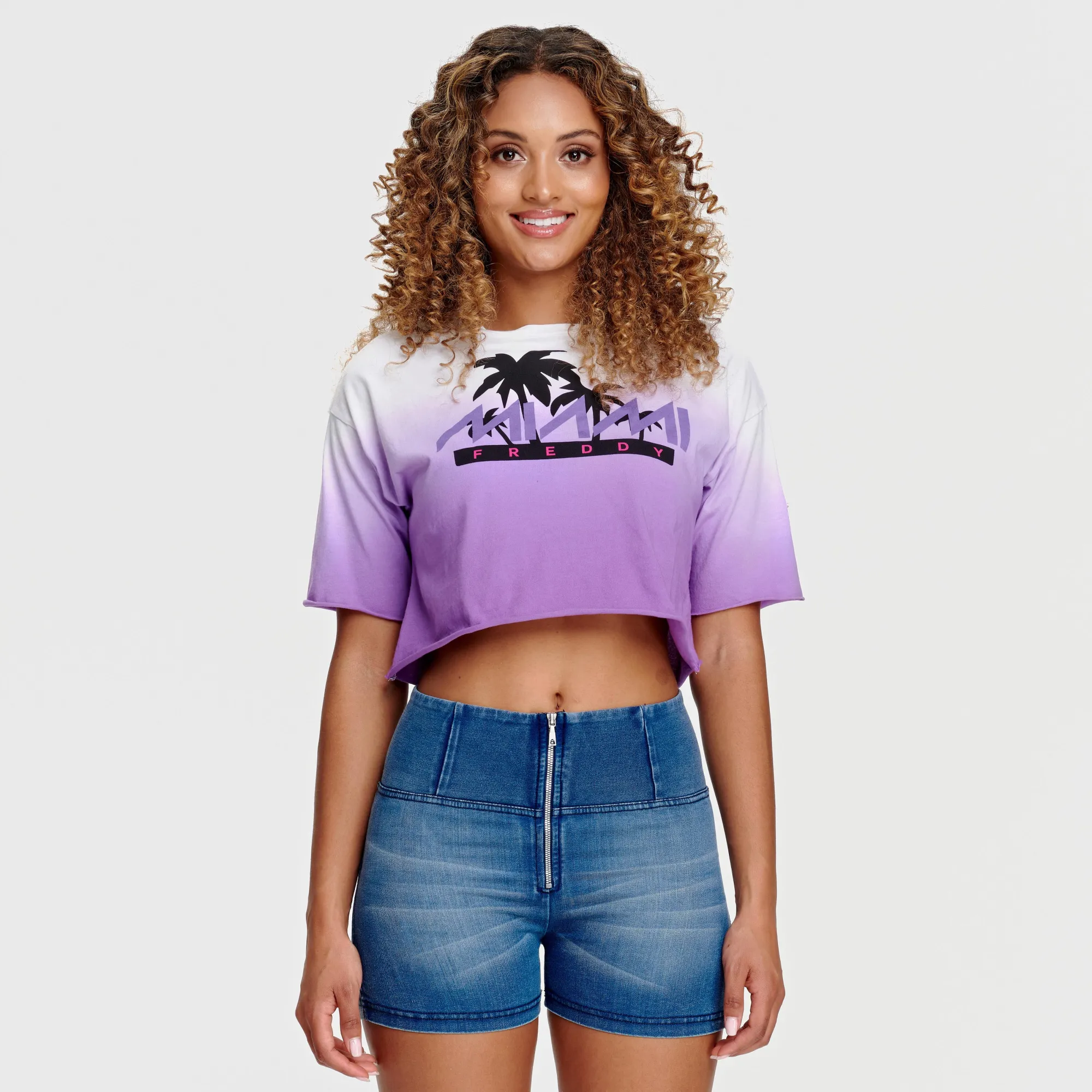 Freddy T-Shirt - in Oversize-Passform - Cropped - Freddy Miami Print - White - Chive Blossom - WE530