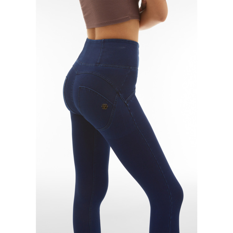 Freddy WR.UP® Damen Push-Up Jeans - 7/8 High Waist Skinny - Mit Mittelnaht auf den Beinen - Indigoblau - Blaue Nähte - J0B