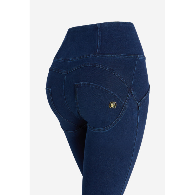 Freddy WR.UP® Damen Push-Up Jeans - 7/8 High Waist Skinny - Mit Mittelnaht auf den Beinen - Indigoblau - Blaue Nähte - J0B