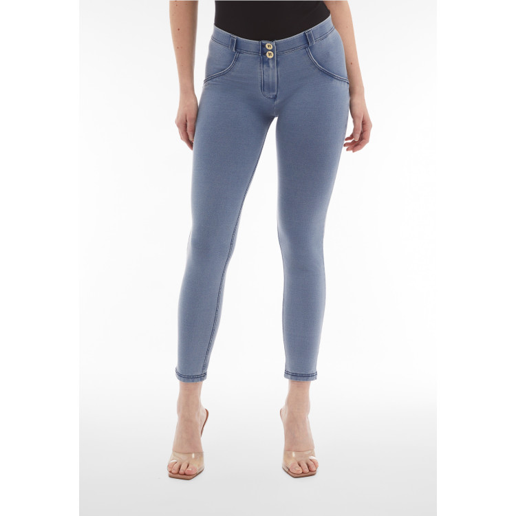 Freddy WR.UP® Damen Push-Up Jeans - 7/8 Regular Waist  Skinny - Denim hell - Blaue Nähte - J107B