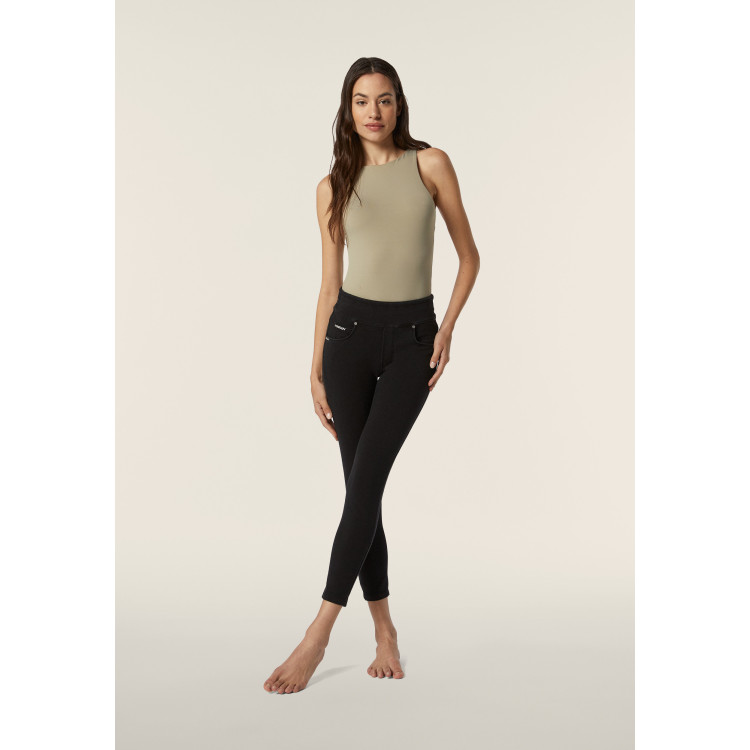 Freddy N.O.W.® Yoga Eco Damen Comfort Jeans - 7/8 Mid Waist Super Skinny - Schwarz – Schwarze Nähte - J7N