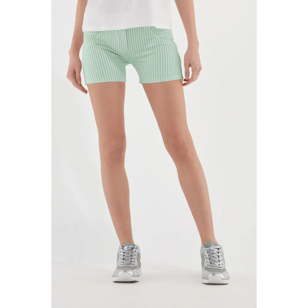 WR.UP® Shorts - Regular Waist - Green Ash - White Stripes - D50W0