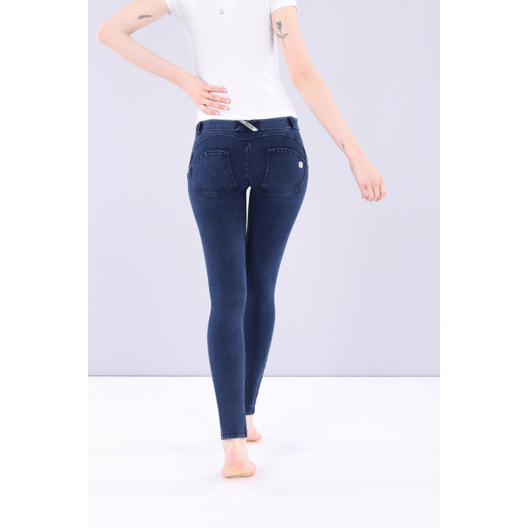 Freddy WR.UP® Damen Push-Up Jeans - Low Waist Skinny - Indigoblau - Blaue Nähte