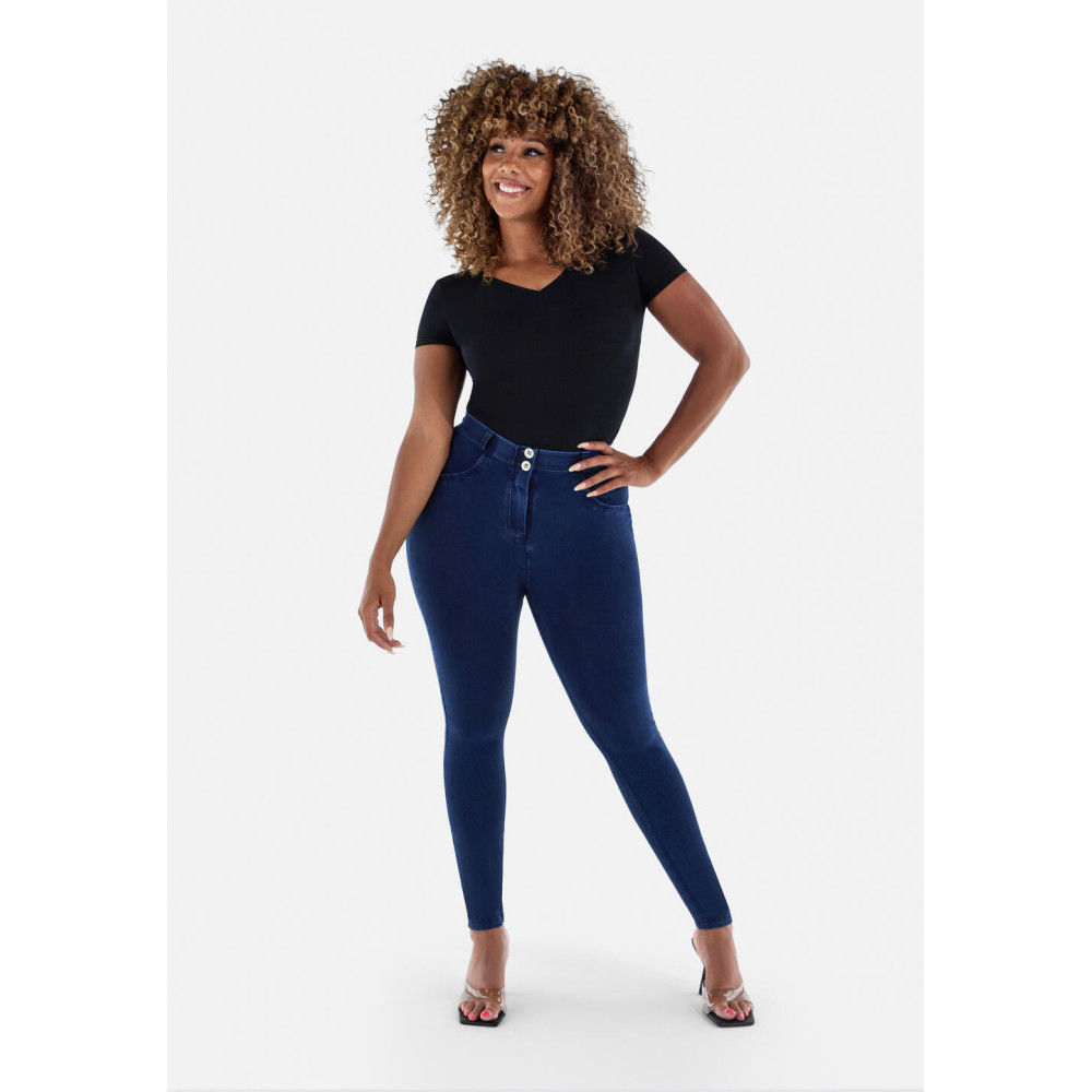 Freddy WR.UP® Curvy Damen Push-Up Jeans - Regular Waist Skinny - Indigoblau - Blaue Nähte