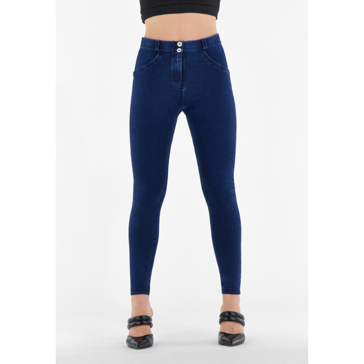 Freddy WR.UP® Curvy Damen Push-Up Jeans - Regular Waist Skinny - Indigoblau - Blaue Nähte