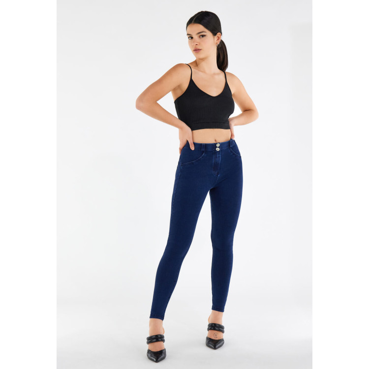 Freddy WR.UP® Curvy Damen Push-Up Jeans - Regular Waist Skinny - Indigoblau - Blaue Nähte