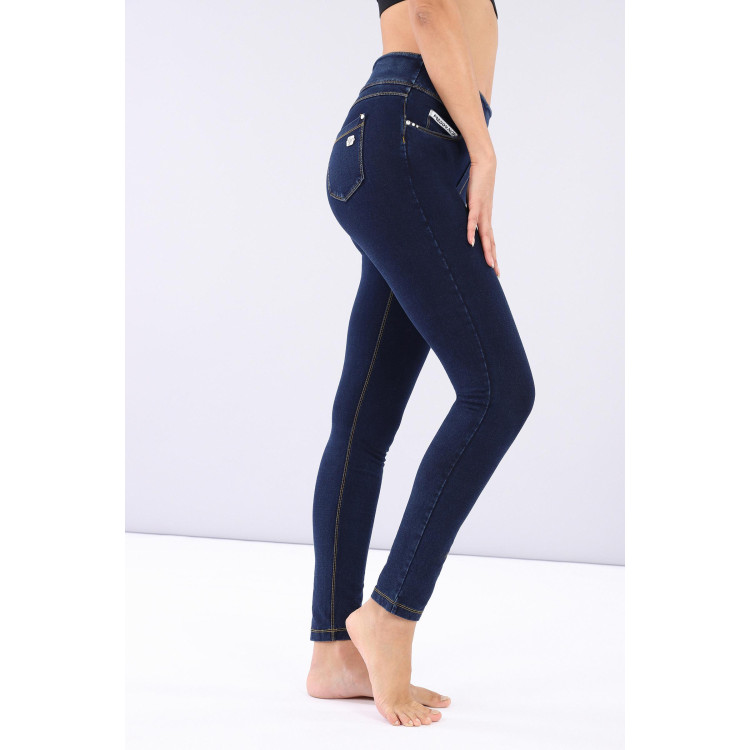 Freddy N.O.W.® Yoga Damen Comfort Hose - Mid Waist Skinny - Indigoblau - Gelbe Nähte