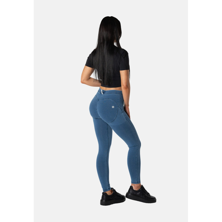 Freddy WR.UP® Core Damen Push-Up Jeans - 7/8 Regular Waist Super Skinny - Denim hell - Blaue Nähte - J4B