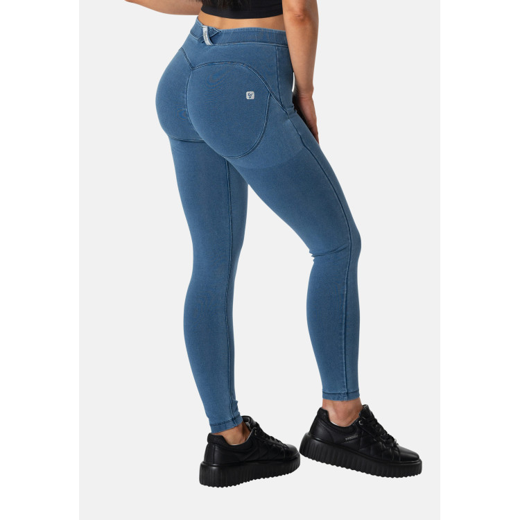 Freddy WR.UP® Core Damen Push-Up Jeans - 7/8 Regular Waist Super Skinny - Denim hell - Blaue Nähte - J4B