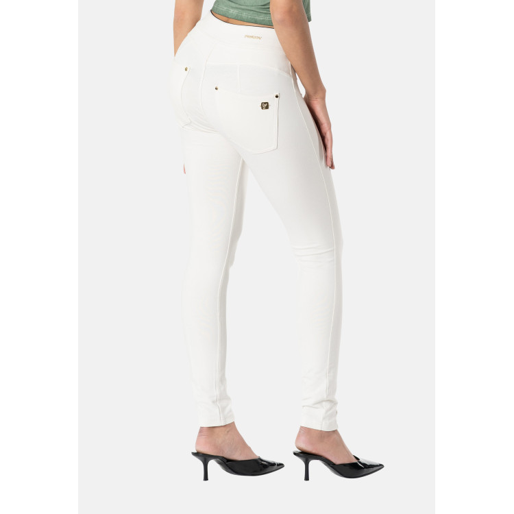 Freddy N.O.W.® Yoga Eco Damen Comfort Hose - Super High Waist Skinny - Mit Nähten auf den Beinen - Lily White