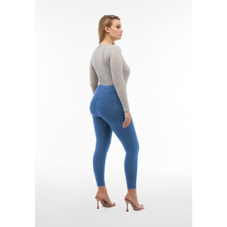 Freddy WR.UP® Core Damen Push-Up Jeans - 7/8 High Waist Super Skinny - Denim hell - Blaue Nähte - J4B