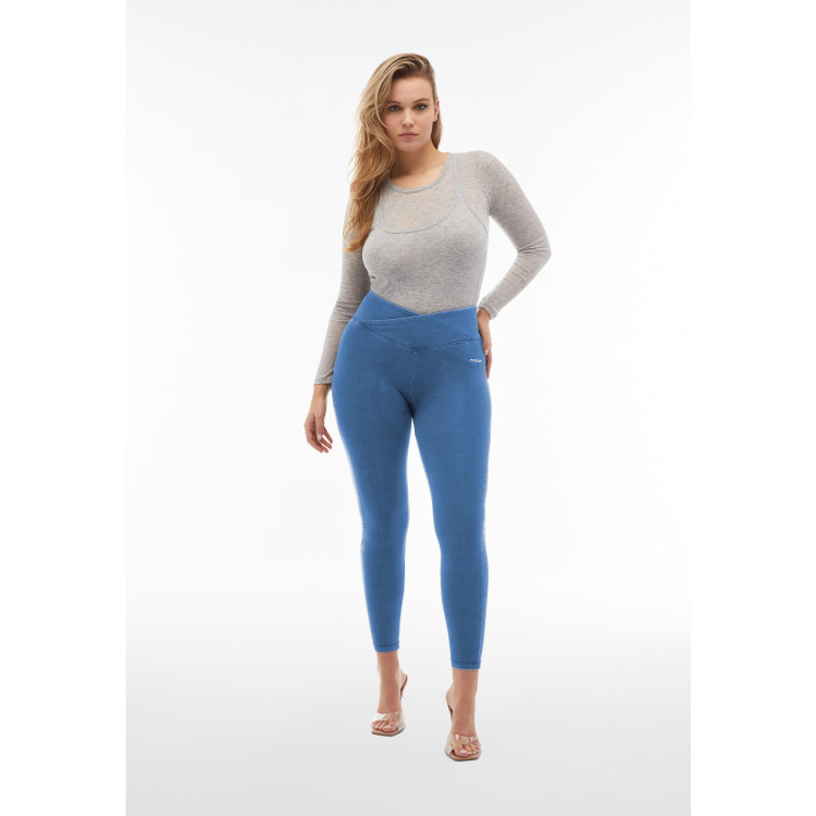 Freddy WR.UP® Core Damen Push-Up Jeans - 7/8 High Waist Super Skinny - Denim hell - Blaue Nähte - J4B