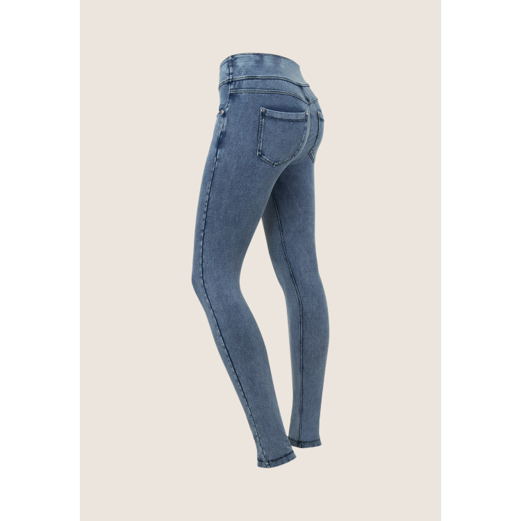 Freddy N.O.W.® Yoga Denim - Helles Denim - Blaue Nähte - J108B