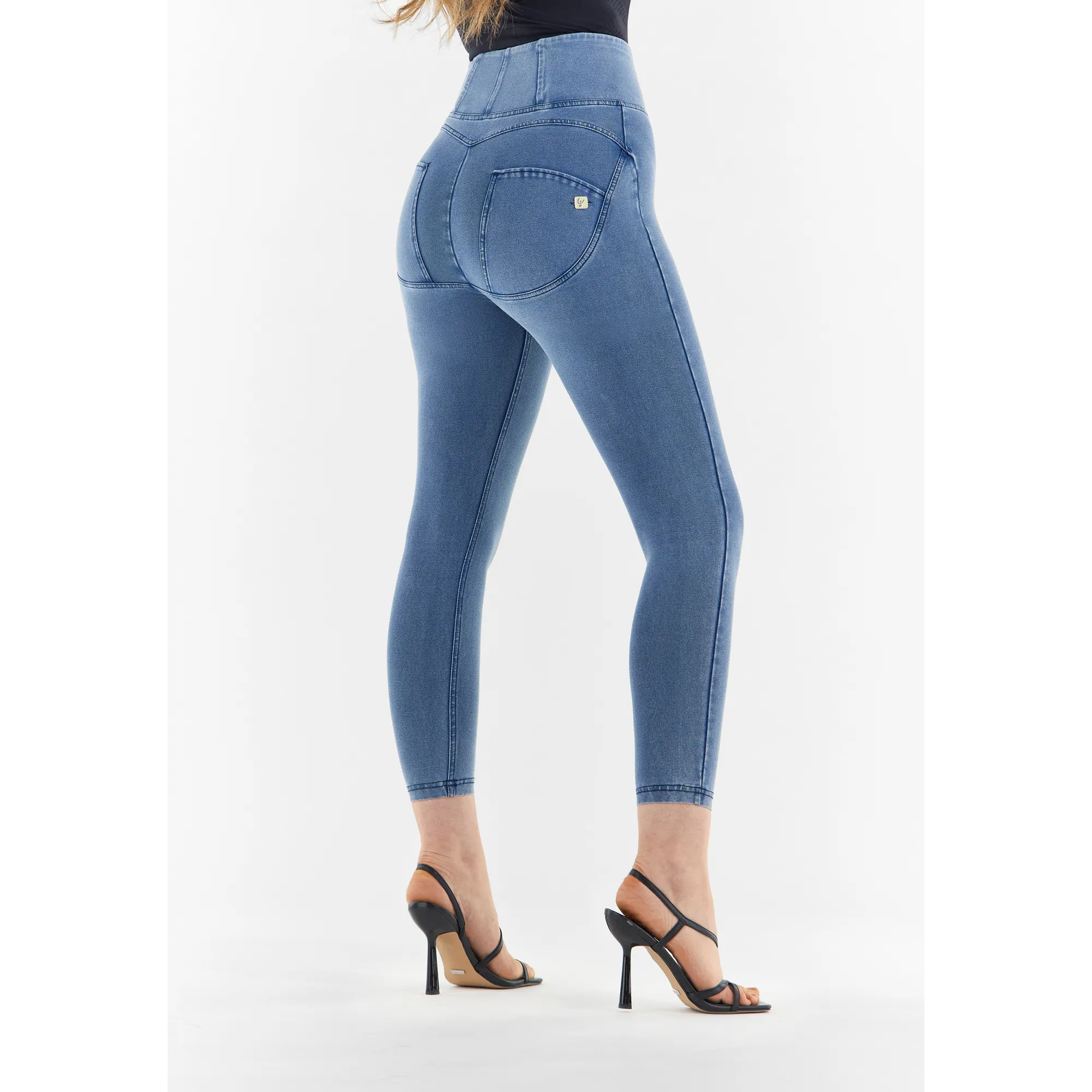 Freddy WR.UP® Curvy Damen Push-Up Jeans - 7/8 High Waist Skinny - Hellblau - Blaue Nähte