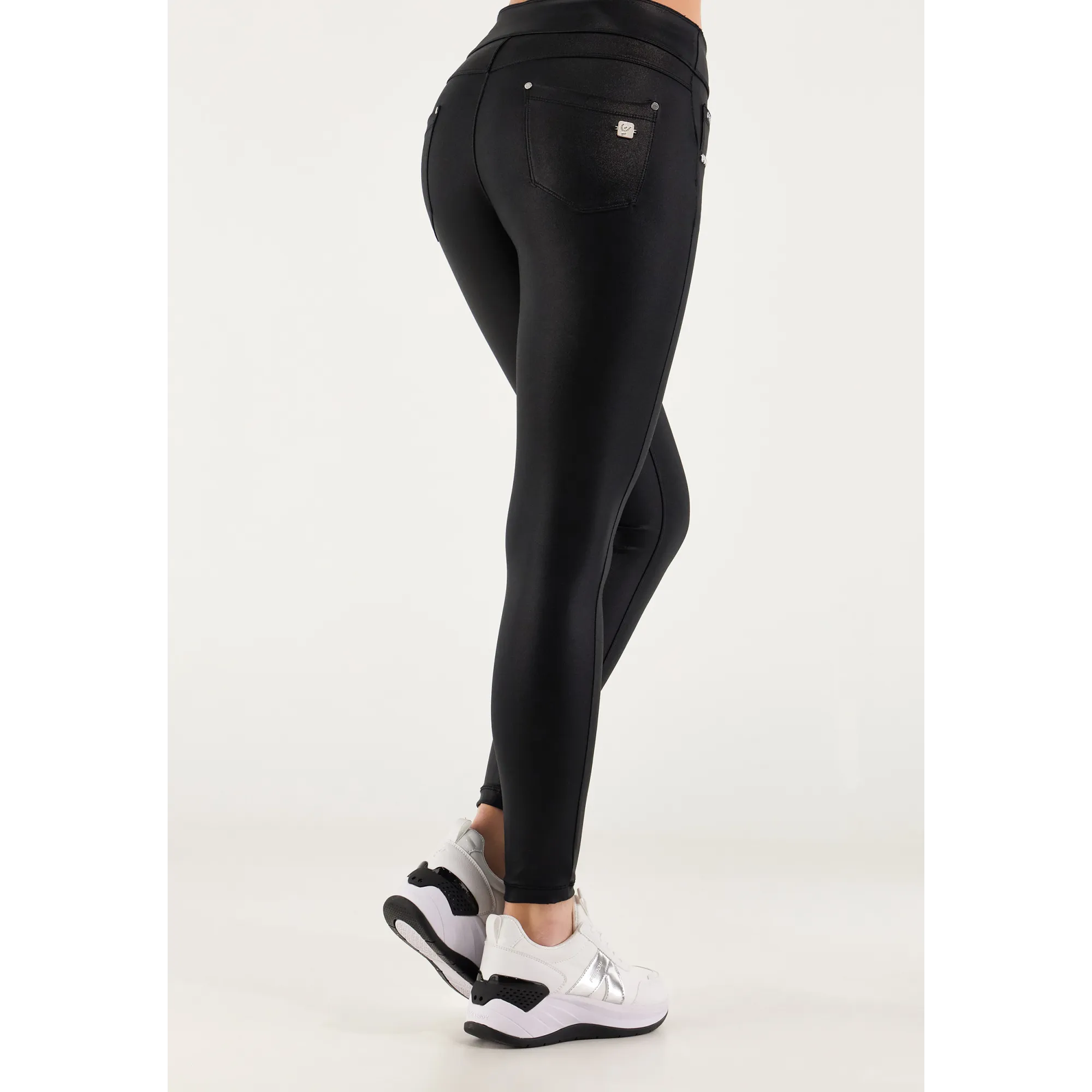 N.O.W.® Yoga - Skinny mit umschlagbarem Taillenbund - Black - Wet Effect - N10