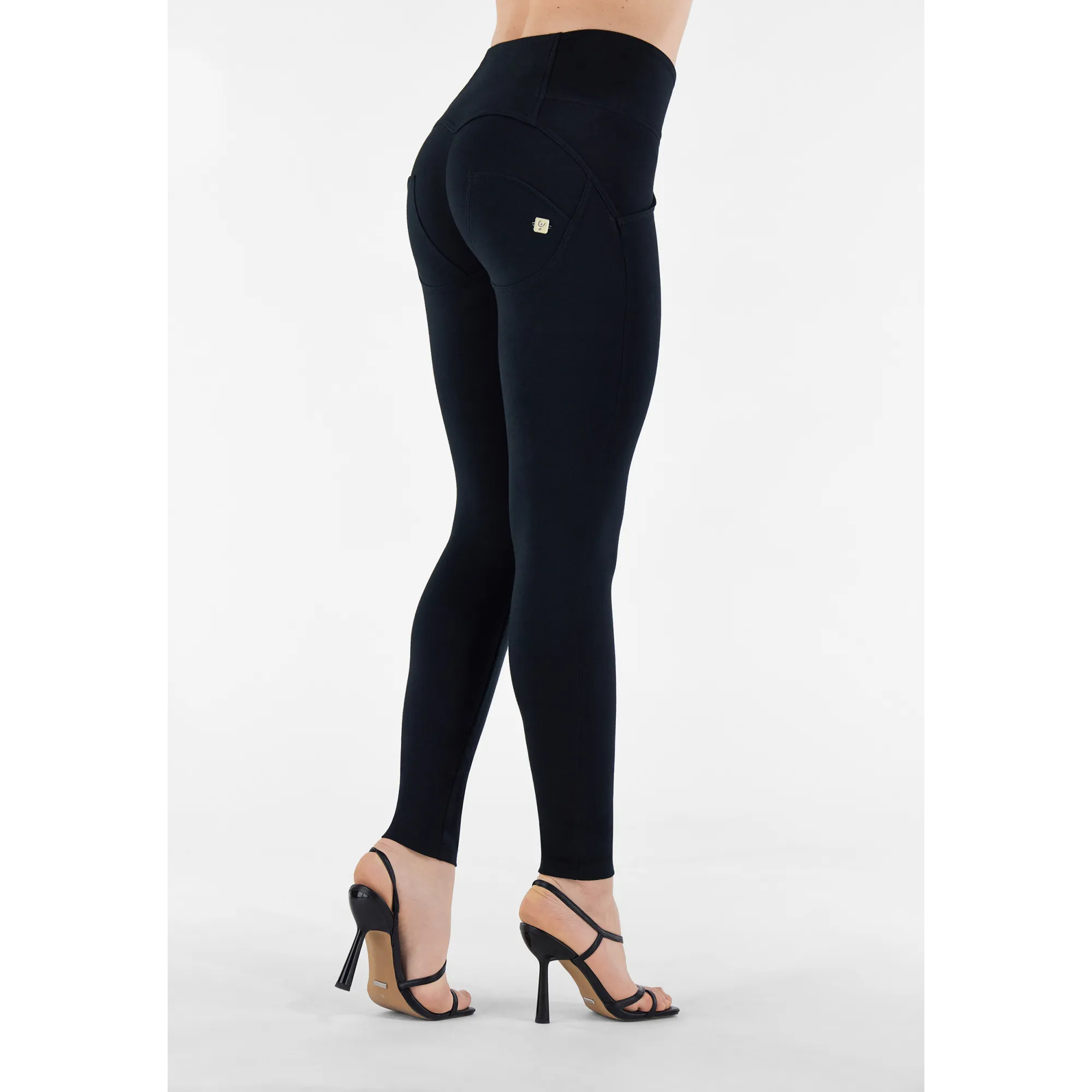 WR.UP® Eco - Button High Waist Skinny - Wespentaille - Black - N0
