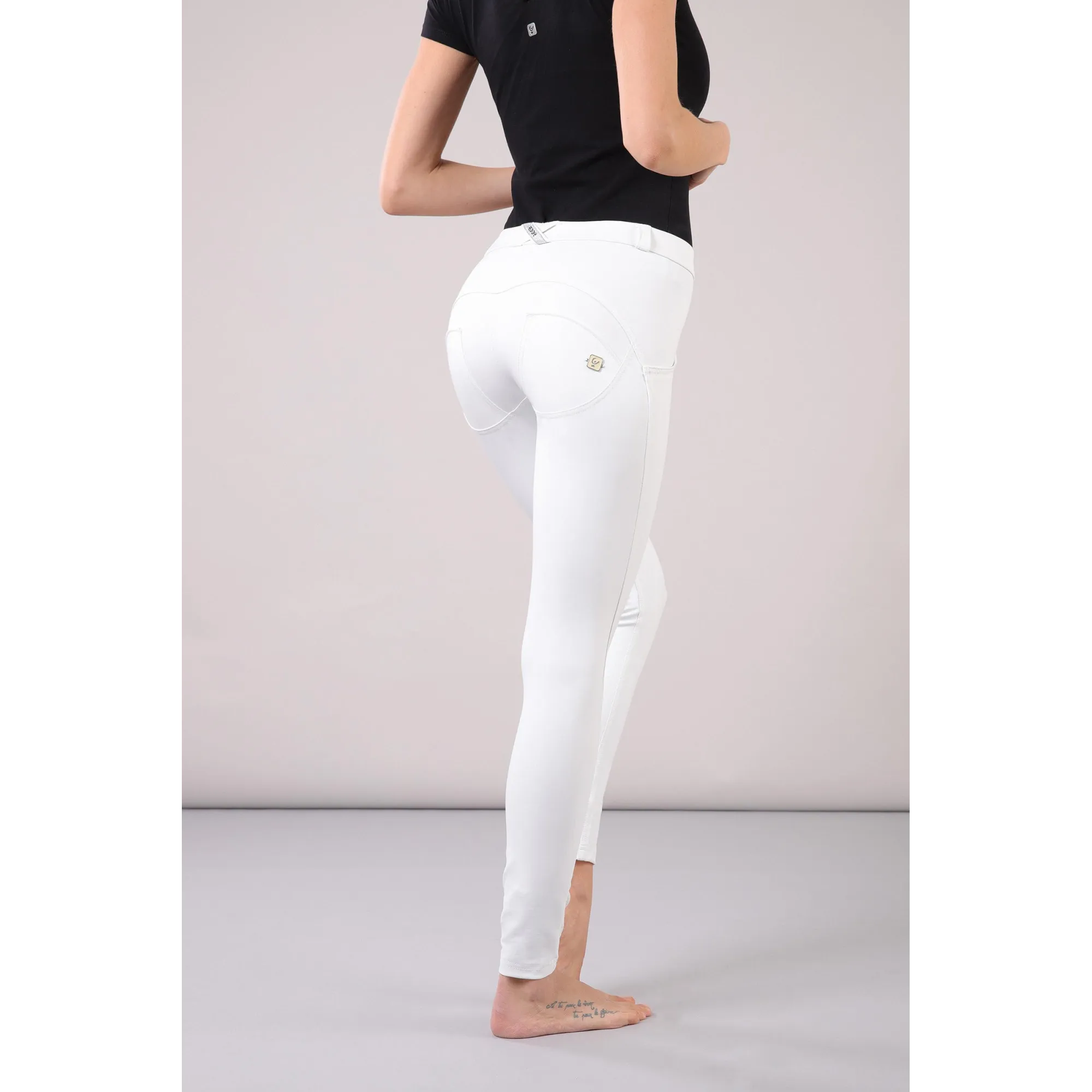 Freddy WR.UP® Vegan Leather Damen Push-Up Lederhose - Regular Waist Super Skinny - Weiß