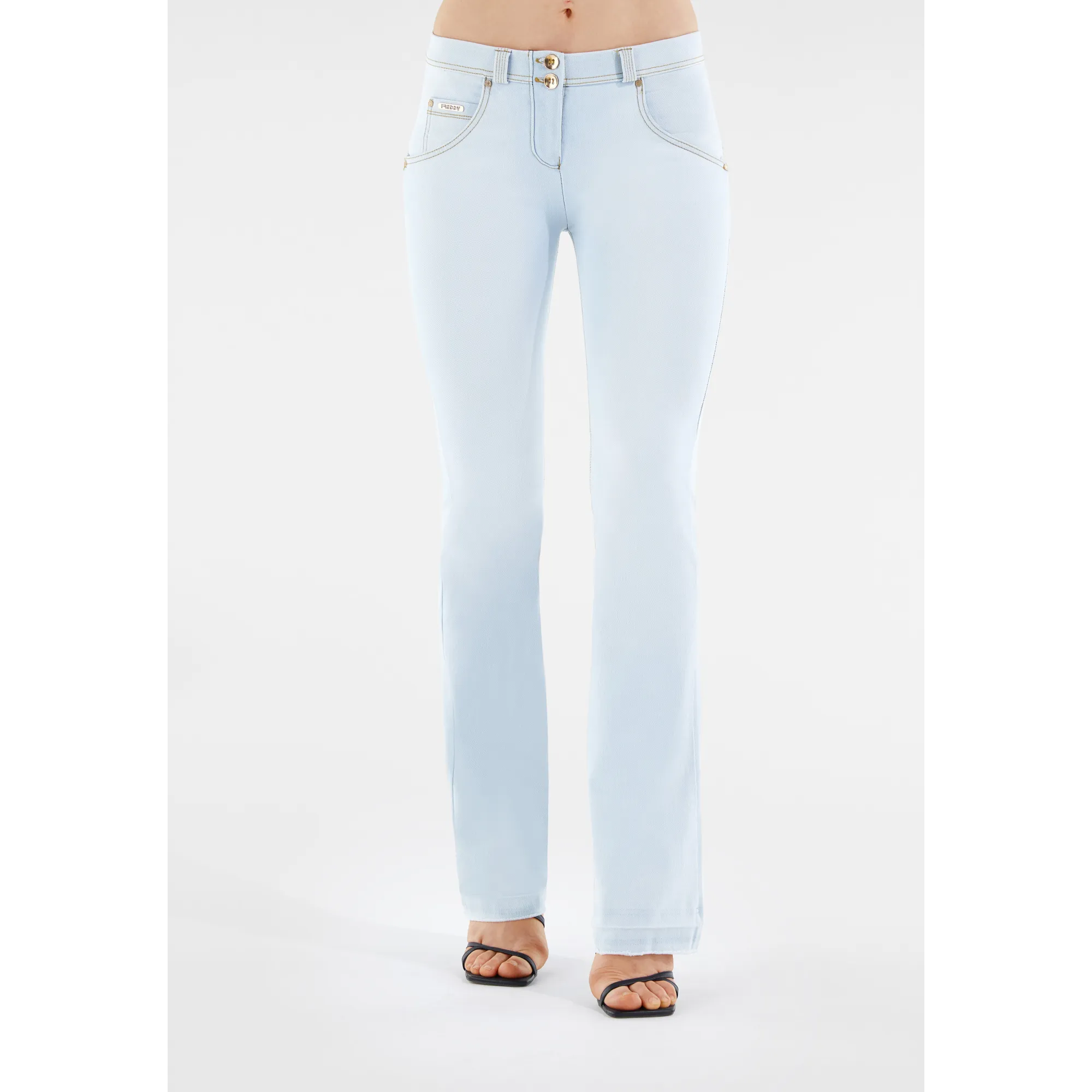 Freddy WR.UP® Snug Damen Push-Up Jeans - Regular Waist Raw-Cut Flare - Faded-Effect - Weiß - Gelbe Nähte